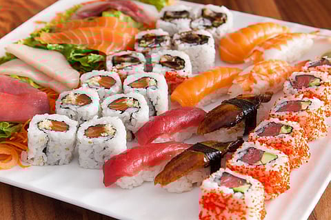 السمك النيء والعدوى: أضرار السوشي التي يجب معرفتها