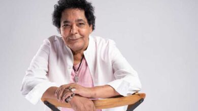 بعد عودته من قطر.. نقل النجم محمد منير إلى المستشفى| آخر تطورات الحالة الصحية