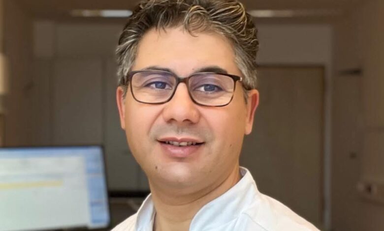 شنطة أشعات ووجع لا يُحتمل.. د.أحمد باسم يحذر من تجاهل المرضي النفسي وتأثيره على الجسد