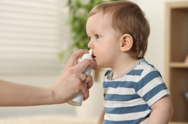 انسداد الأنف الدائم عند الأطفال… مشكلة بسيطة أم إنذار يحتاج تدخلاً سريعًا؟